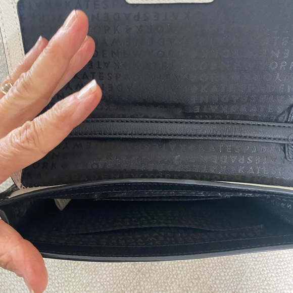 Kate Spade Walter Place EUC Nikki Envelope Crossbody
Bag Pebble Leather - Picture 10 of 16